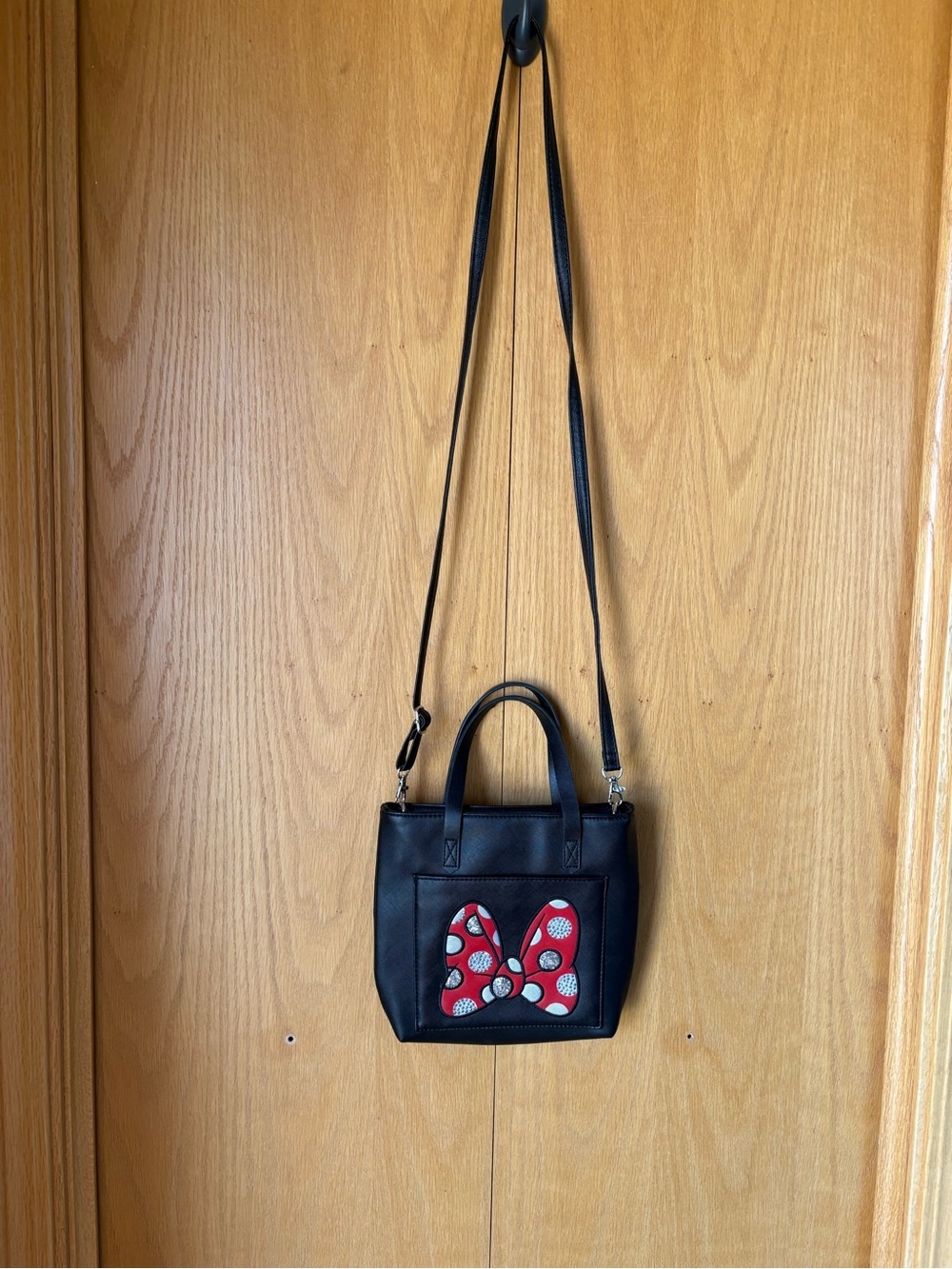 Minnie Mouse Black Tote Bag with Red and White Bow Design - Picture 11 of 11